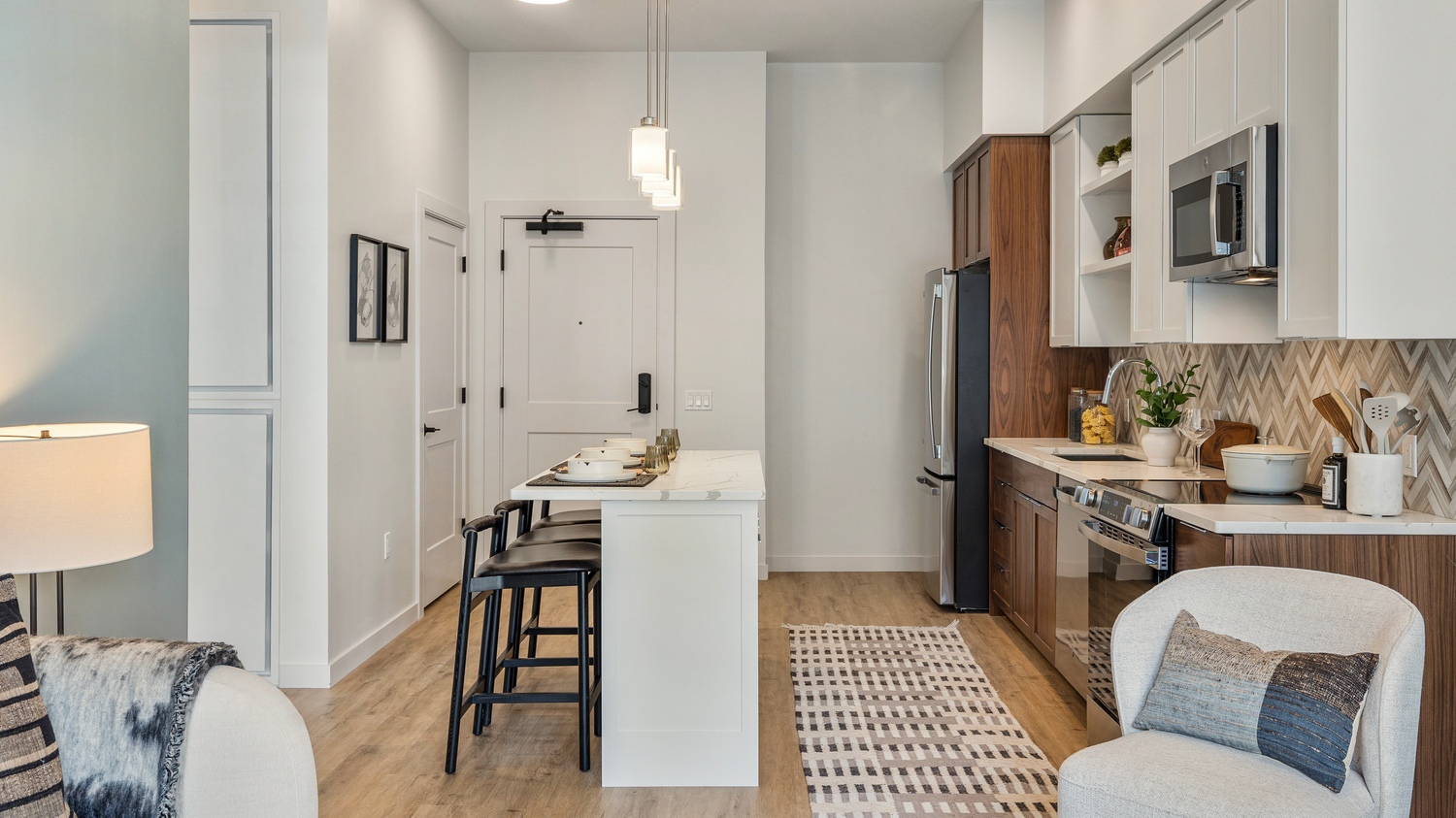 Dining room & kitchen in one of Epicurean's luxury apartments in Salem, NH