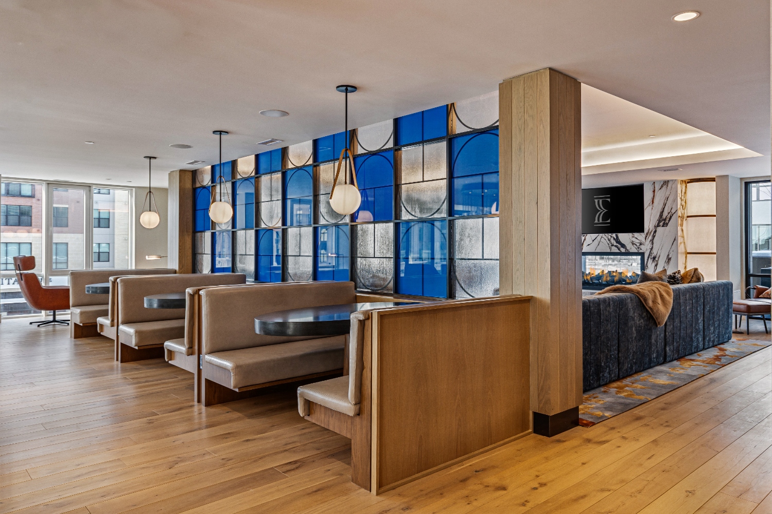 Epicurean_LuxuryCommunity_Amenities_KitchenLounge_TuscanVillage