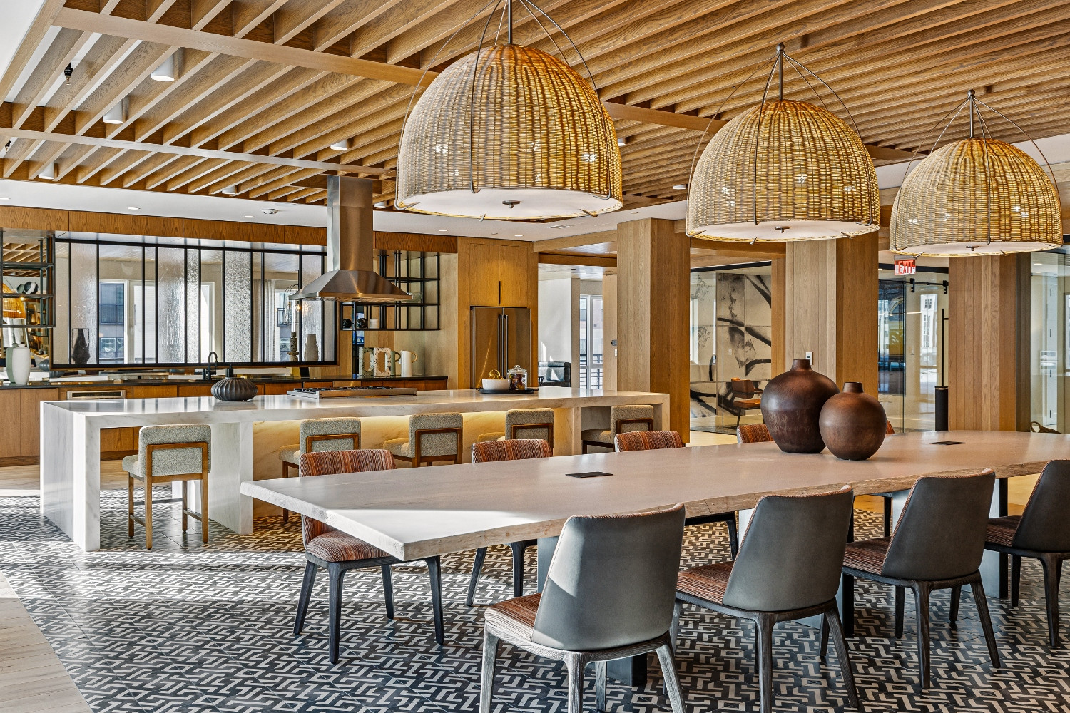 Epicurean_LuxuryCommunity_Amenities_KitchenLounge_TuscanVillage