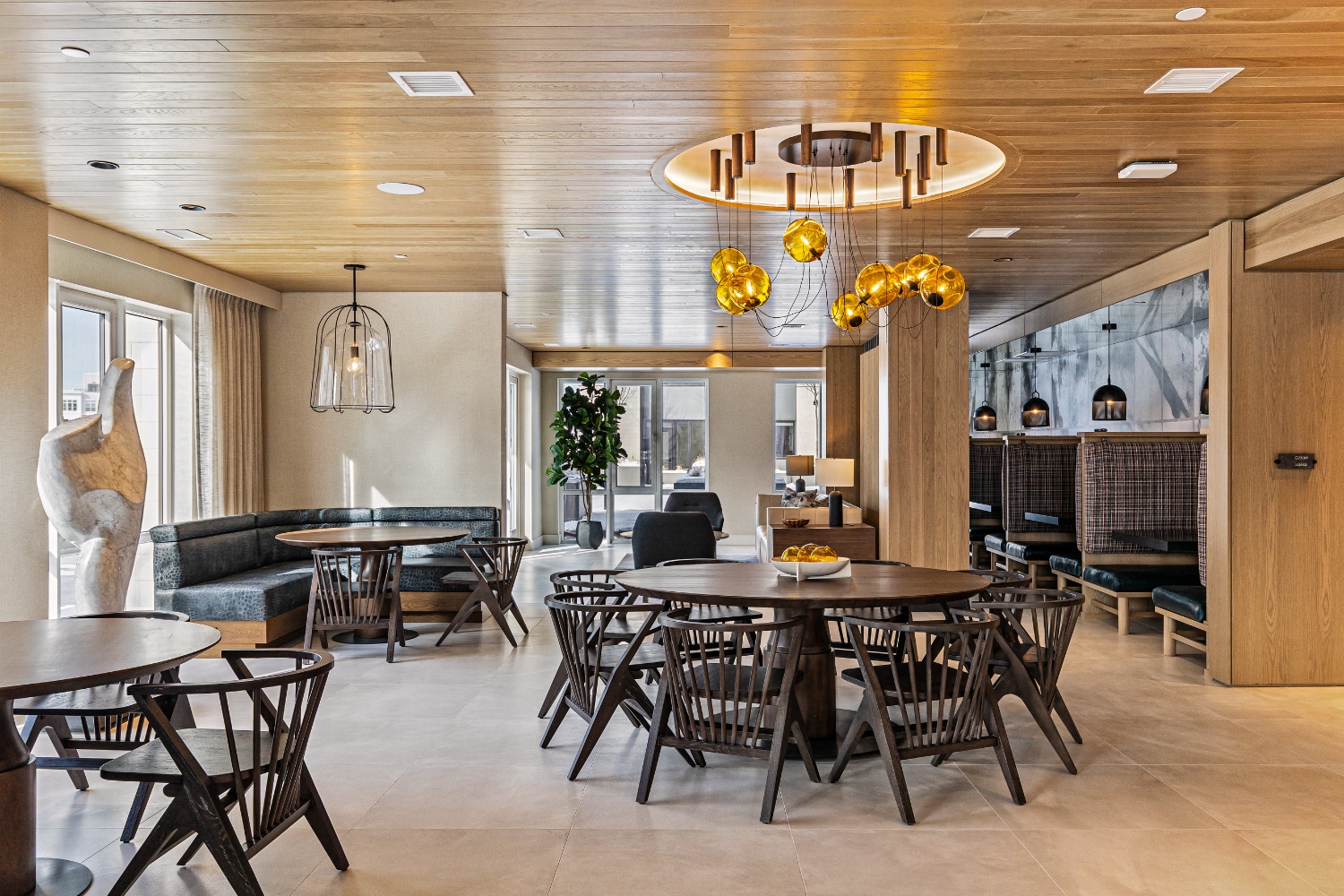 Epicurean_LuxuryCommunity_Amenities_Lounge_TuscanVillage