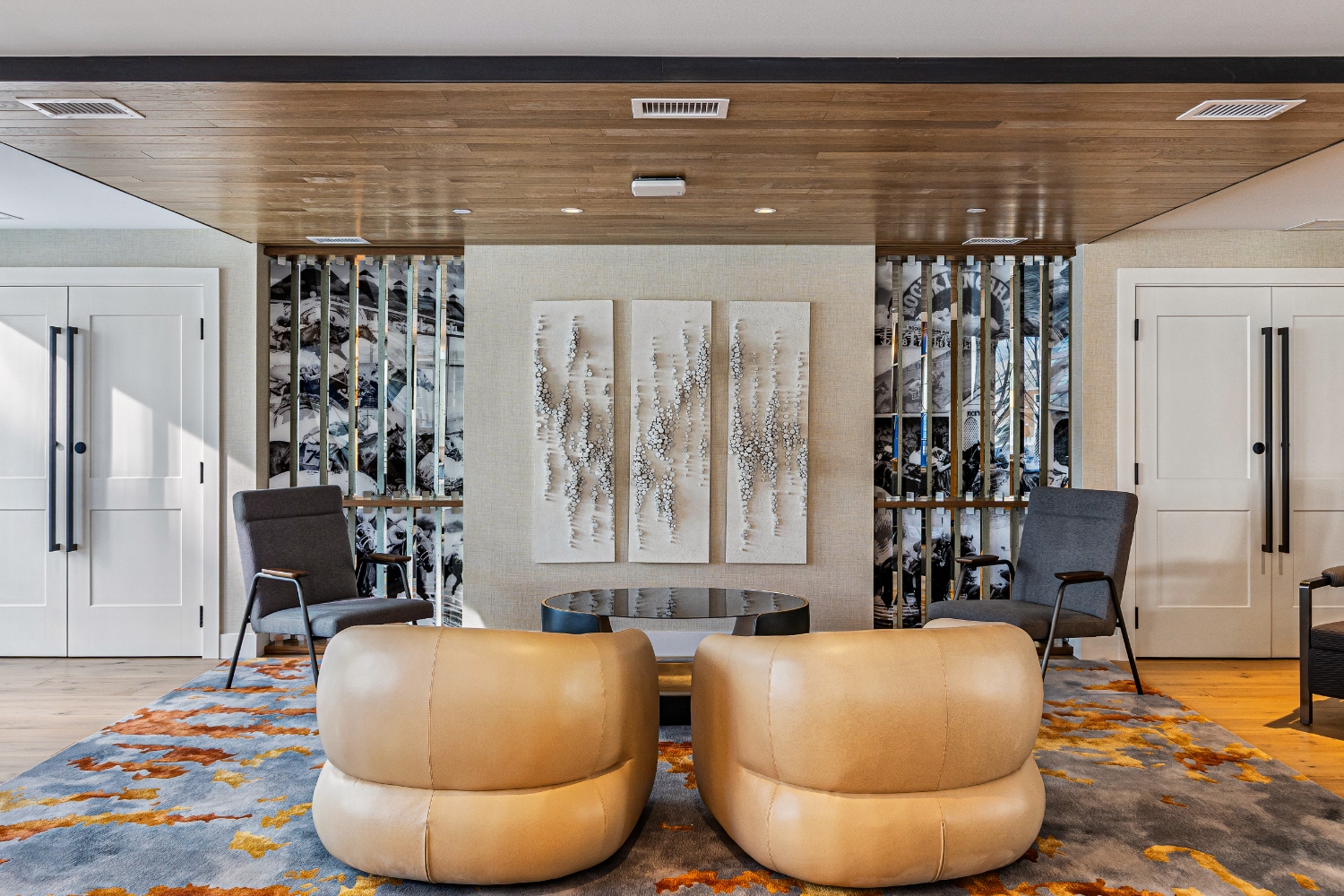 Epicurean_LuxuryCommunity_Amenities_Lounge_TuscanVillage